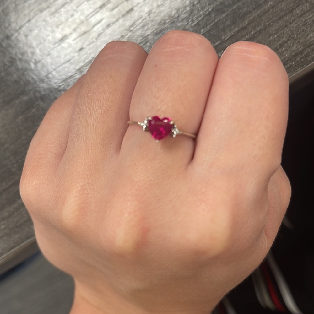 10k White Gold Genuine Ruby & Diamond Heart Ring - Picture 4 of 6